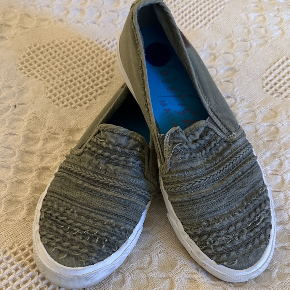 Women's Slip-On Casual Sneakers in Olive Green